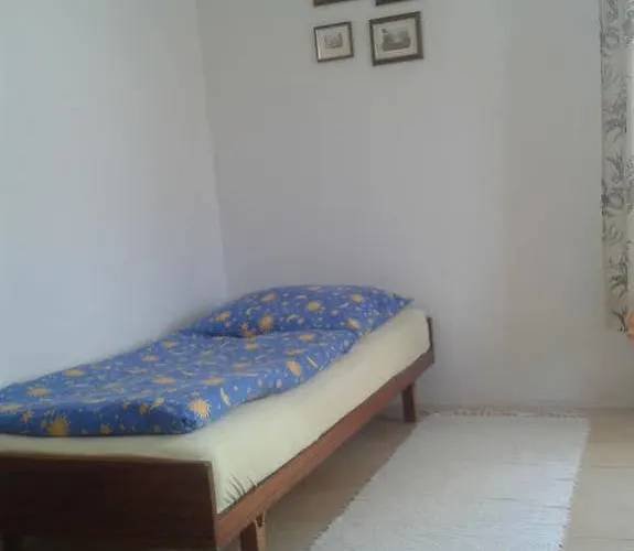 Casa de hóspedes Dora 3*